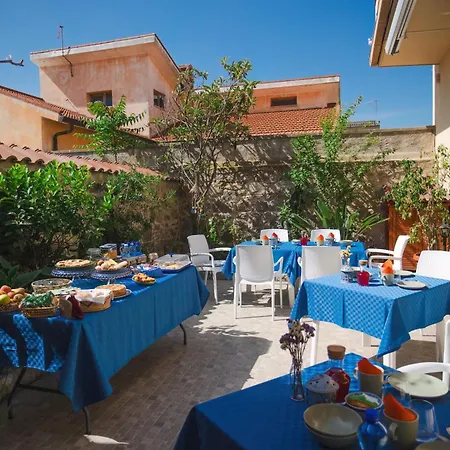 L'albero Dei Limoni Bed and Breakfast 4*