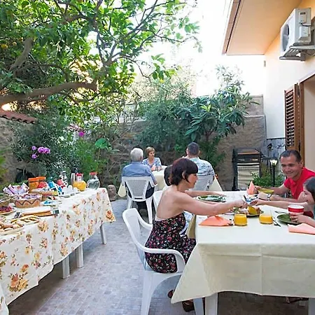 L'albero Dei Limoni Bed & Breakfast Portoscuso