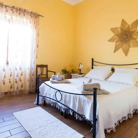 Bed & Breakfast L'albero Dei Limoni 4*