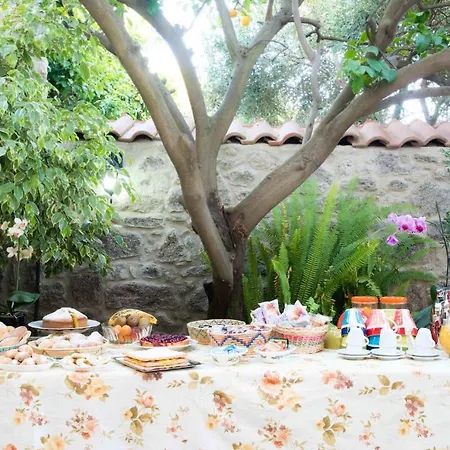 L'albero Dei Limoni Couette-café Portoscuso